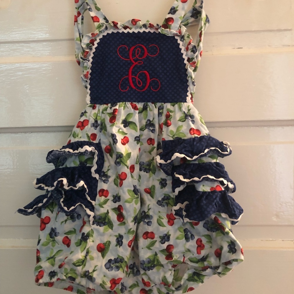 RicRac & Ruffles “E” monogrammed bubble